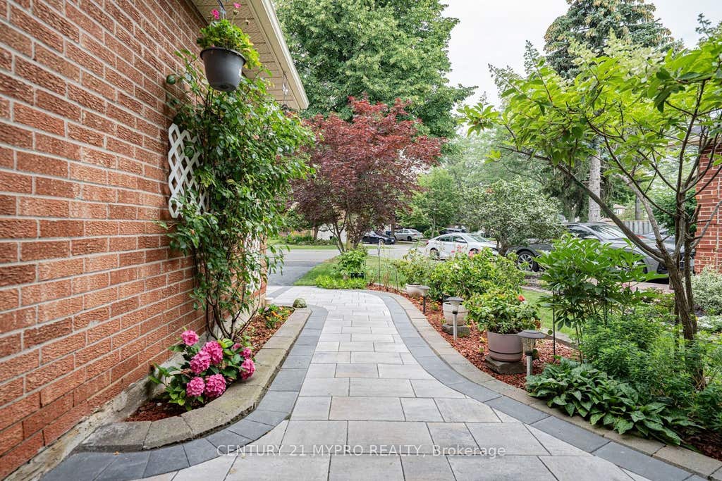 Photo of 35 Wheeling Drive, Toronto, ON M1C 3X2 (MLS # E13652668)