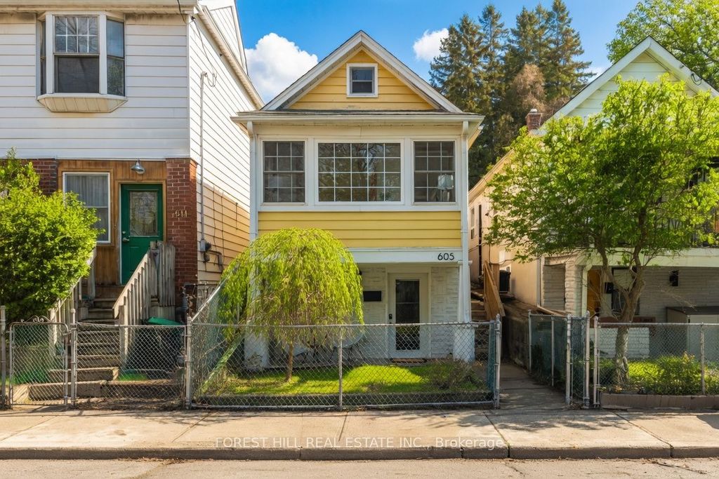 Photo of 605 Craven Road, Toronto, ON M4L 2Z6 (MLS # E12913170)