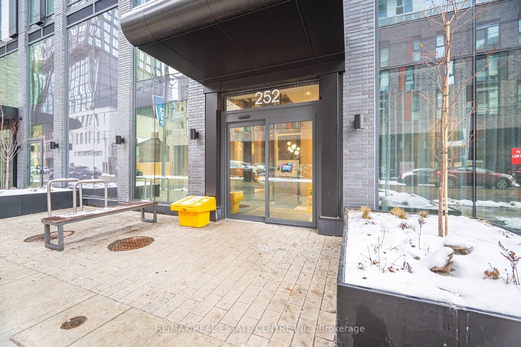 Photo of 252 Church Street #2715, Toronto, ON M5B 0E6 (MLS # C13825934)