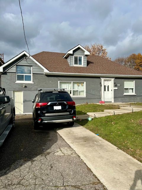 585 Byngmount Avenue Upper Mississauga ON L5G 1R2