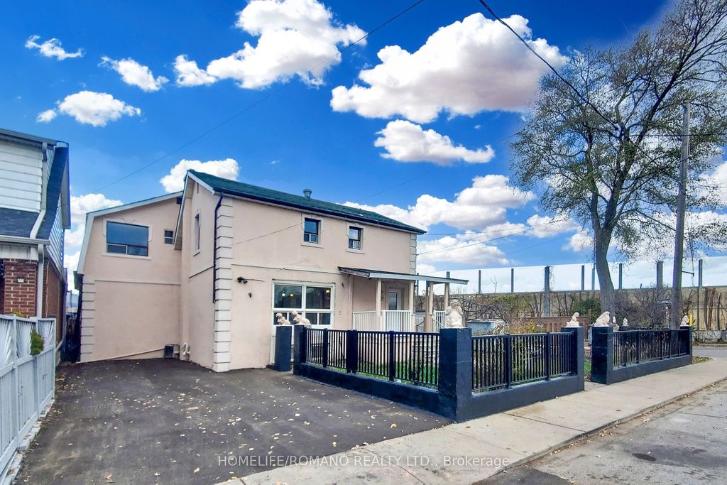 Photo of 66 Mahoney Avenue, Toronto, ON M6M 2H4 (MLS # W12297937)