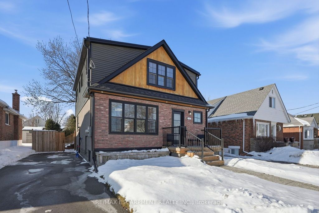 Photo of 286 East 18th Street, Hamilton, ON L9A 4P6 (MLS # X12820590)