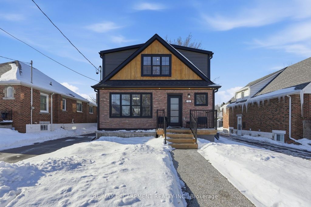 Photo of 286 East 18th Street, Hamilton, ON L9A 4P6 (MLS # X12820590)