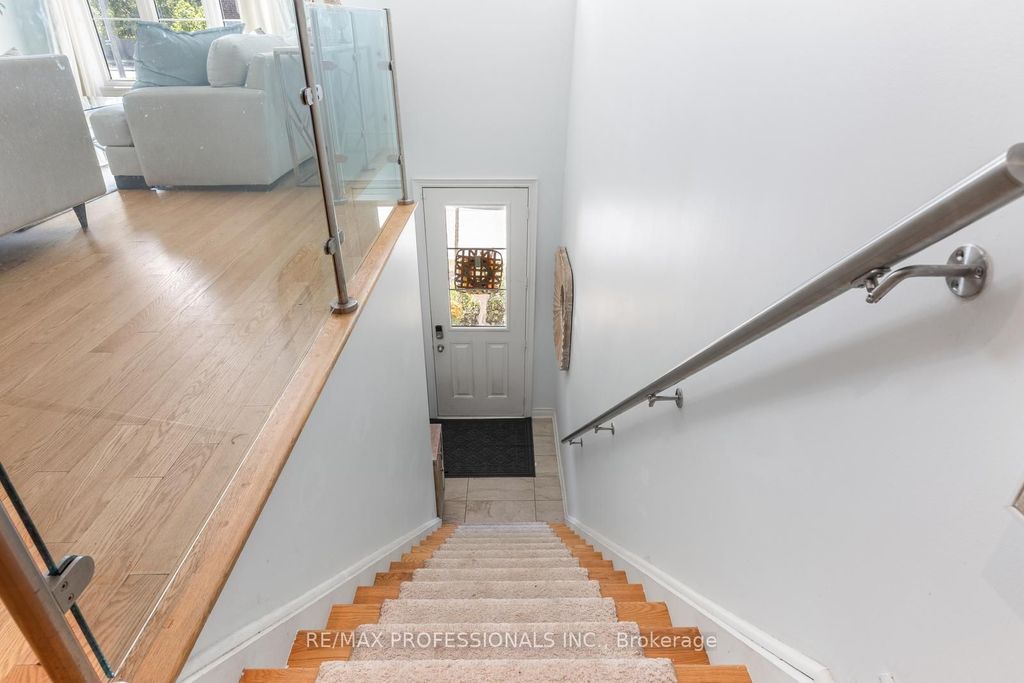 Photo of 16 Dryden Way, Toronto, ON M9R 0B2 (MLS # W12437261)