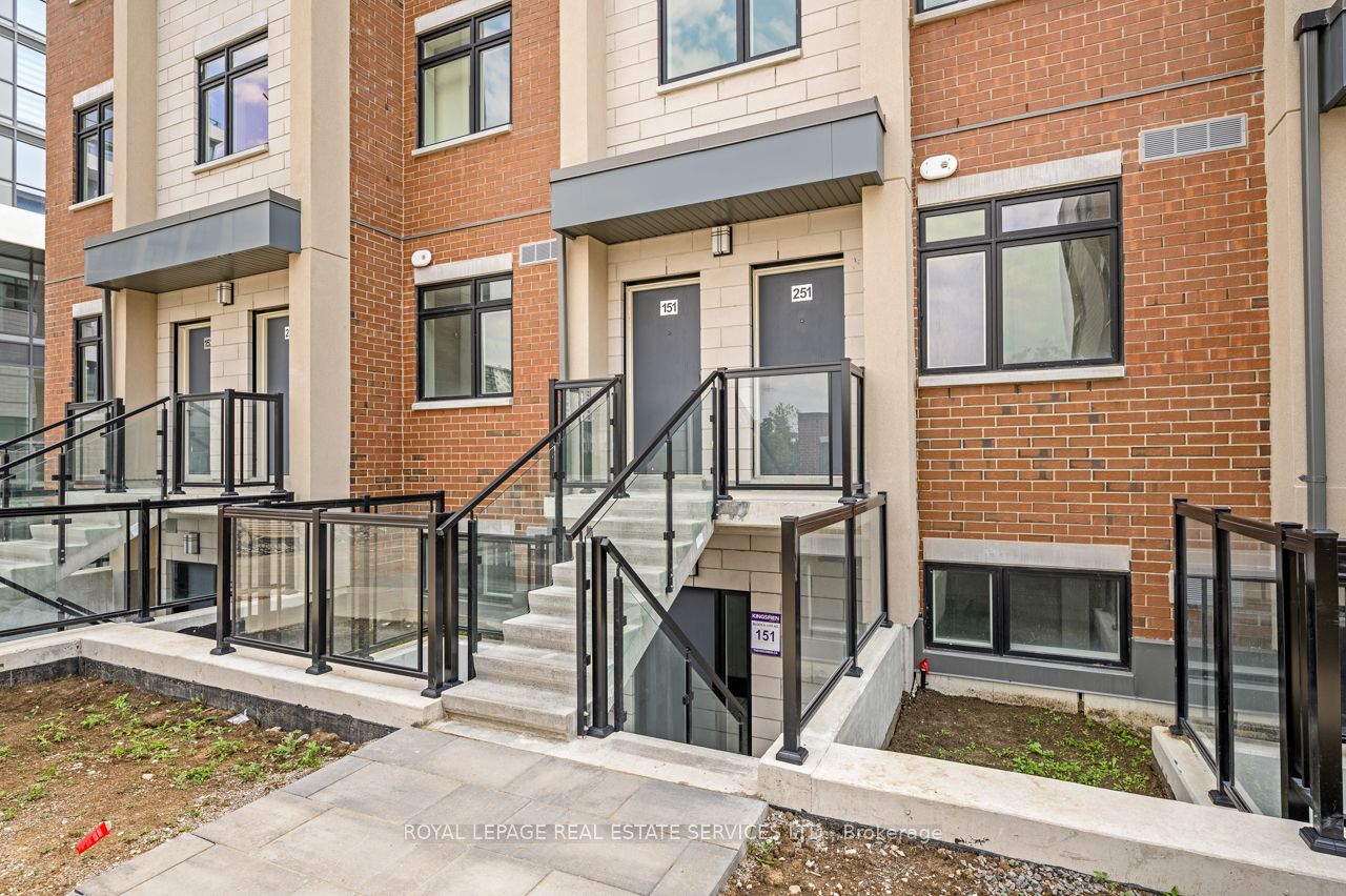 1075 Douglas McCurdy Common 251