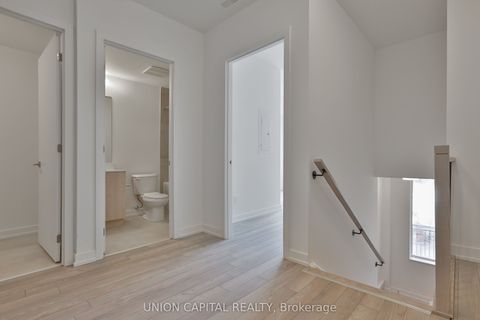 2 Red Squirrel Lane D203 Richmond Hill ON L4S 0P5