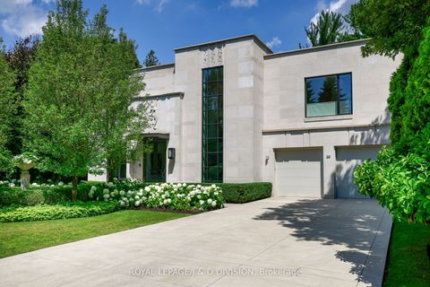 20 Forest Glen Crescent Toronto ON M4N 2E8
