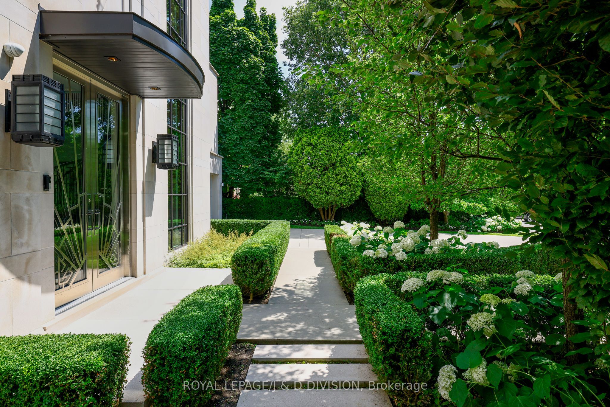 20 Forest Glen Crescent