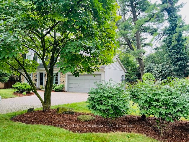 206 Rossmore Boulevard