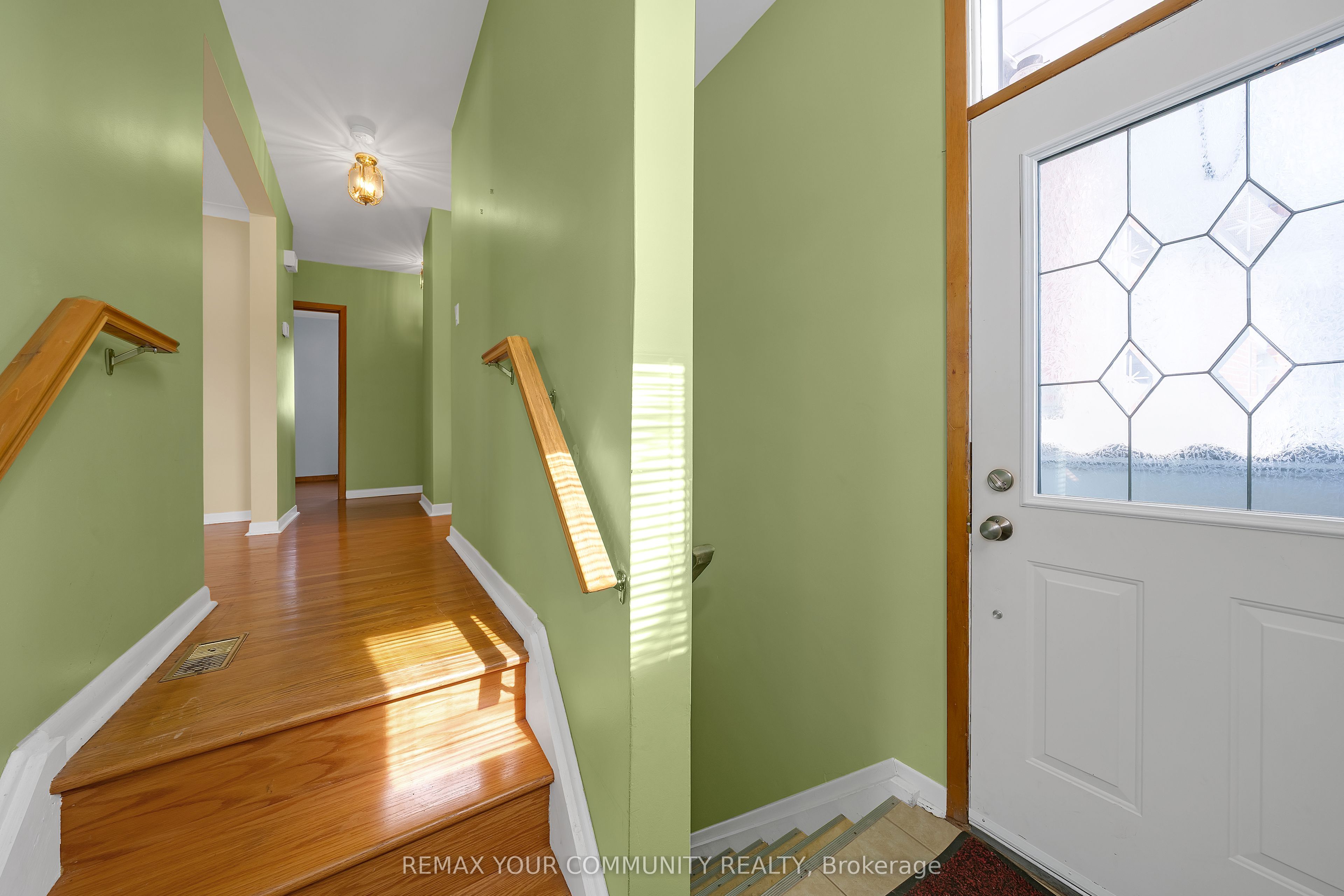 275 Tweedsdale Crescent