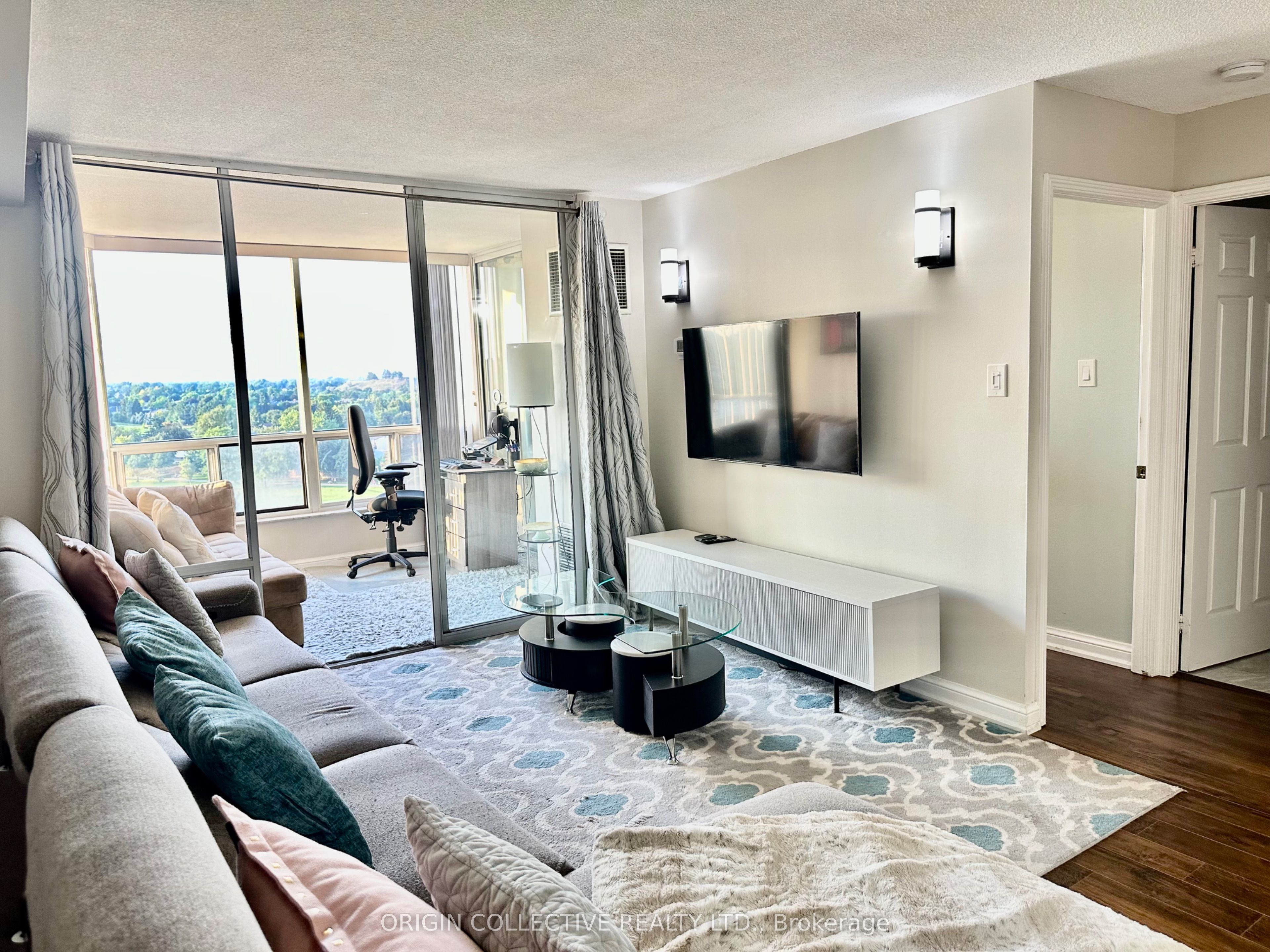 24 Hanover Road 905