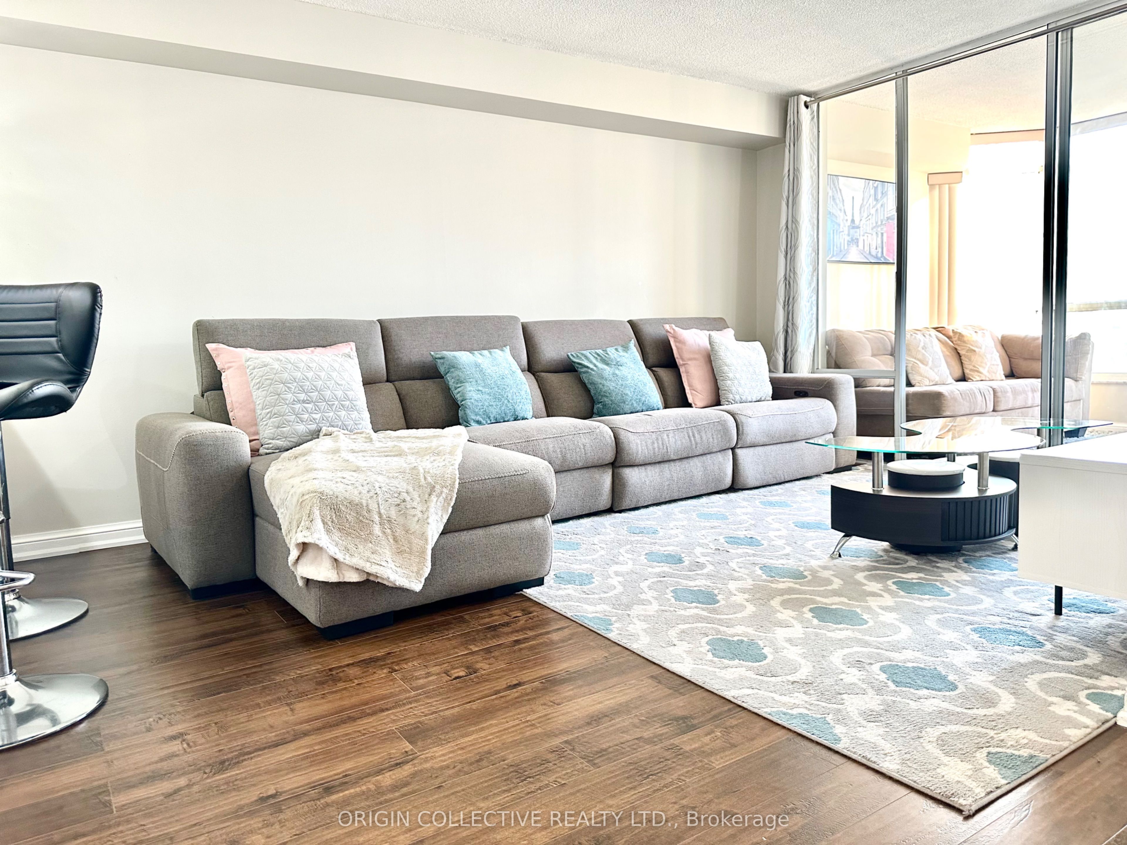 24 Hanover Road 905