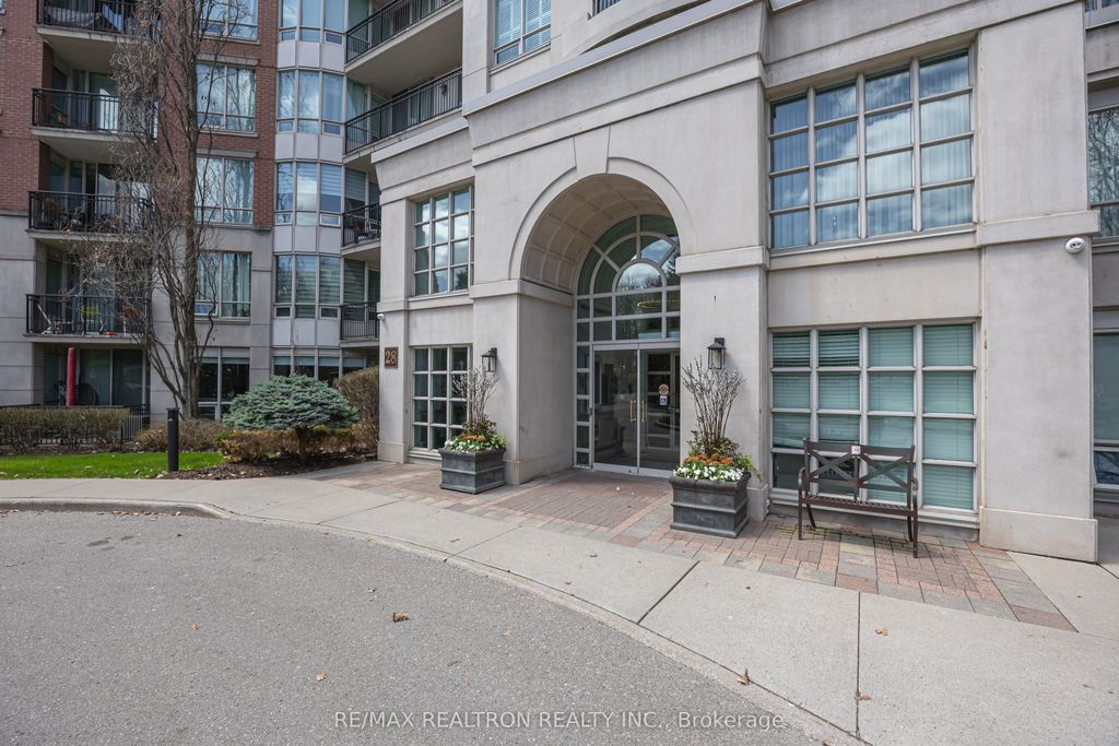 Photo of 28 WILLIAM CARSON Crescent #617, Toronto, ON M2P 2H1 (MLS # C13026346)