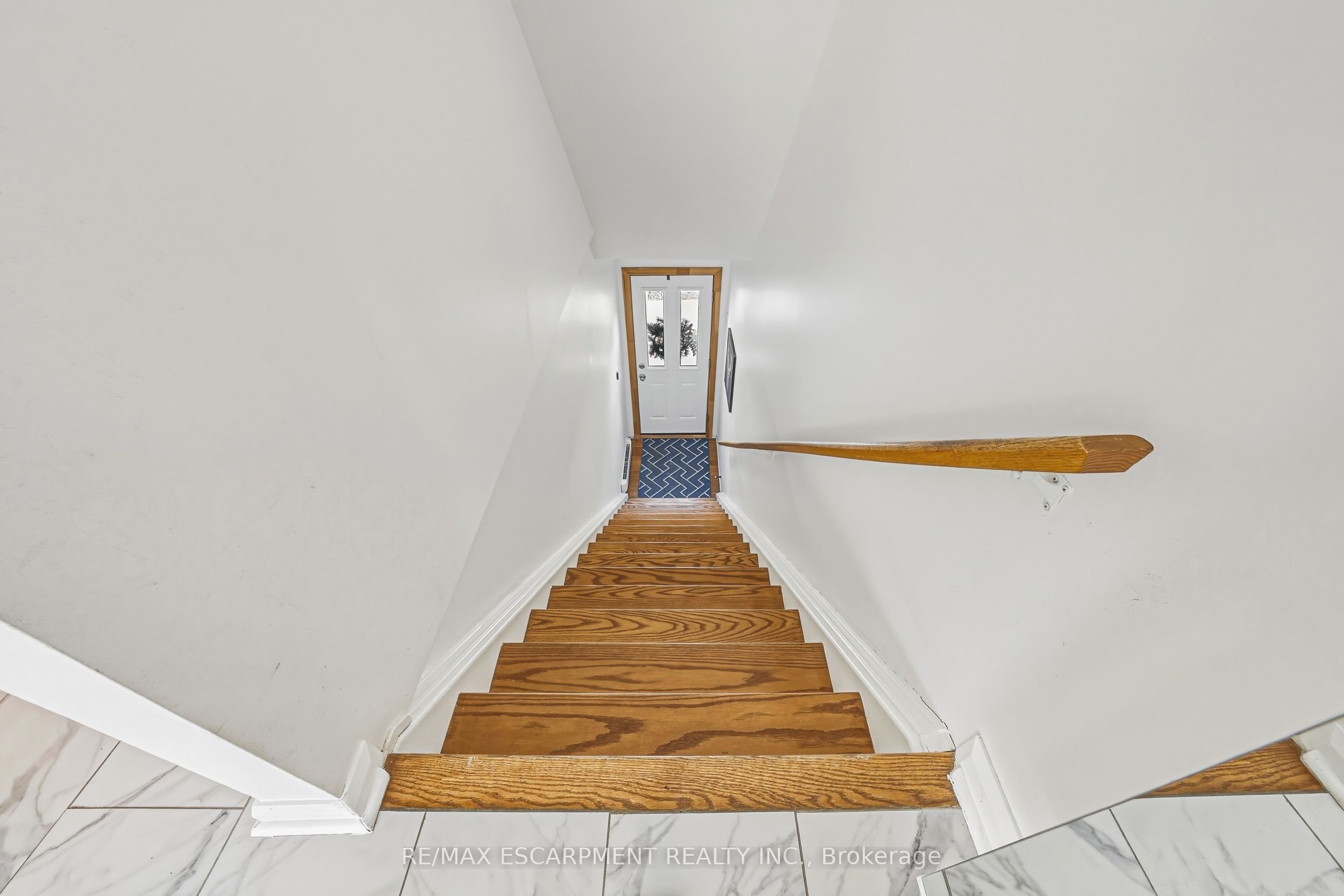 2055 Walkers Line 242