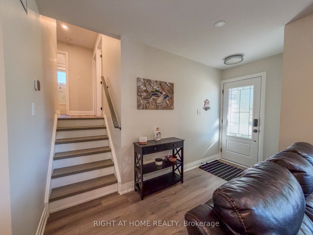 Photo of 221 Tupper Boulevard, New Tecumseth, ON L9R 1B5 (MLS # N14083616)