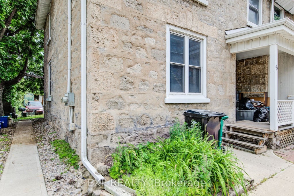Photo of 5 George Street S, Waterloo, ON N1S 2N3 (MLS # X14083532)
