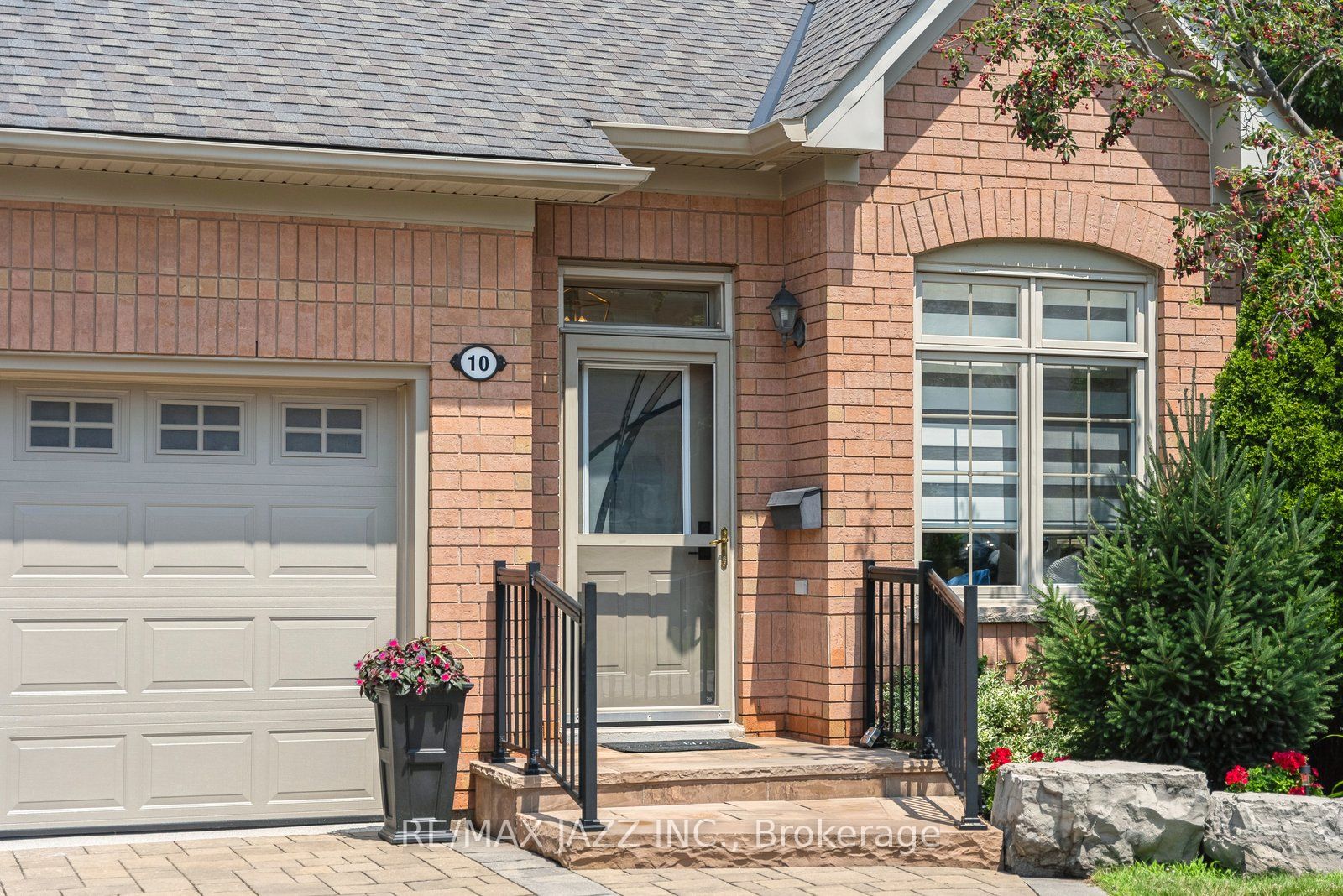 10 Belle Terre Way