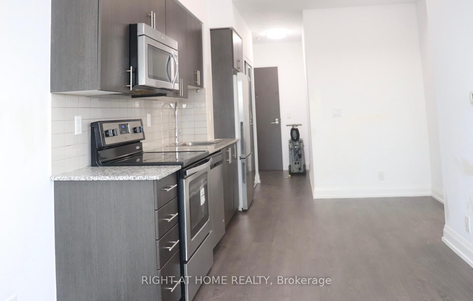 7900 Bathurst Street 628