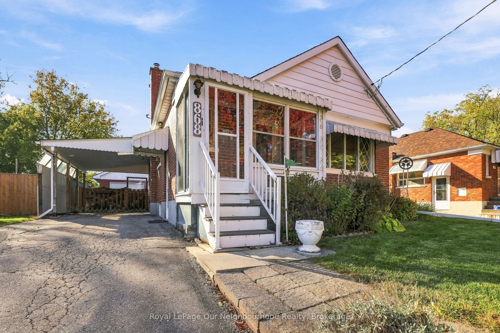 868 Grierson Street