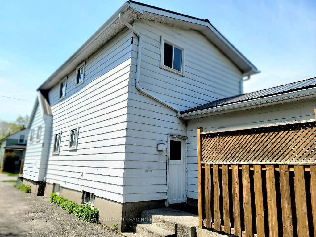 Photo of 751 Gifford Street, Oshawa, ON L1H 4W1 (MLS # E13653352)