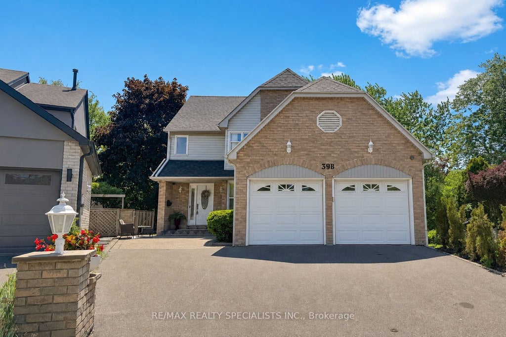 Photo of 39 B Newington Crescent, Toronto, ON M9C 5B7 (MLS # W13434682)