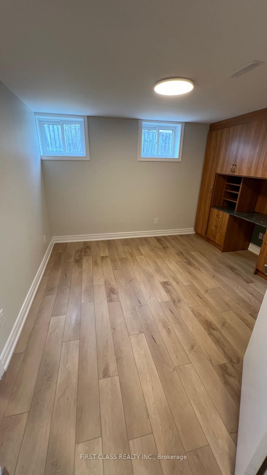 989 McBride Avenue BASEMENT