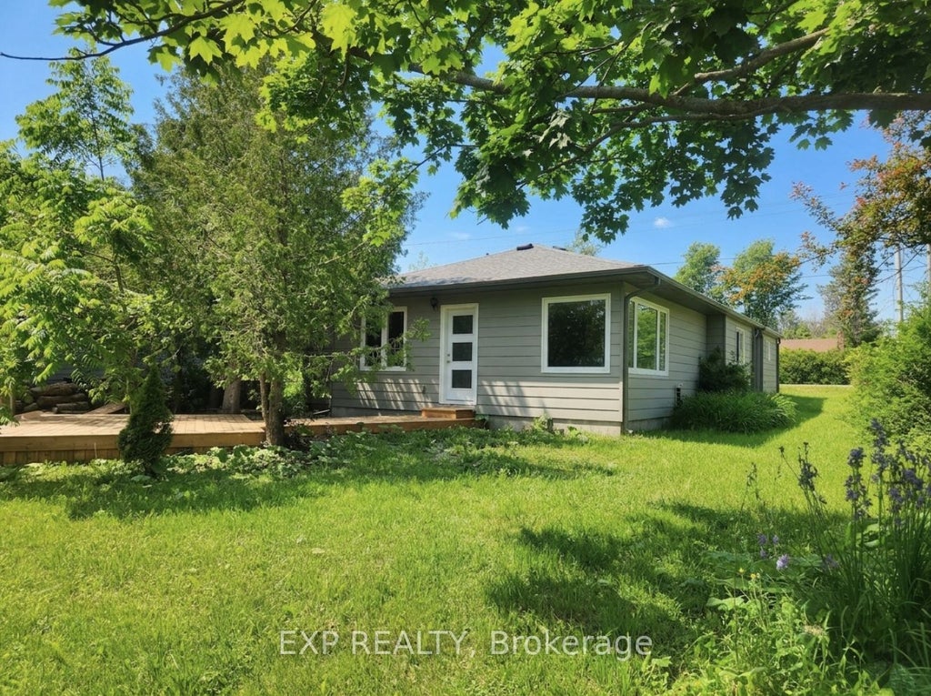 Photo of 71 Lakeshore Road E, Oro-Medonte, ON L0L 2E0 (MLS # S13807160)