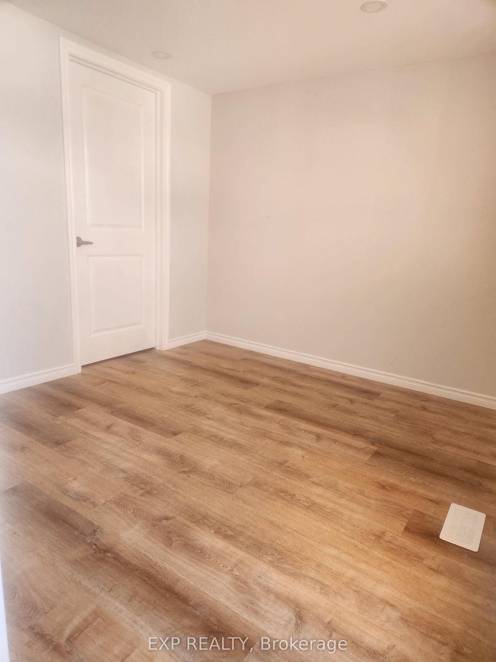 Photo of 71 Lakeshore Road E, Oro-Medonte, ON L0L 2E0 (MLS # S13807160)