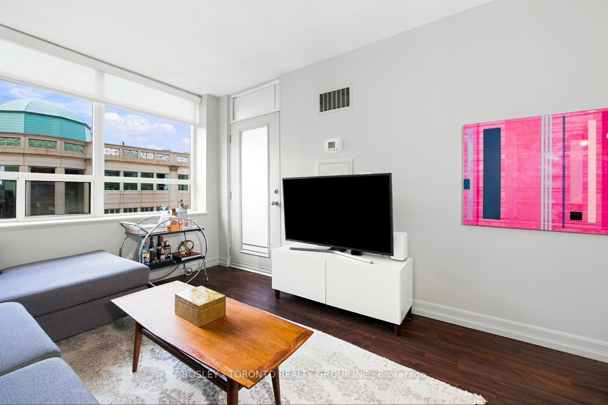 5 Rosehill Avenue 808