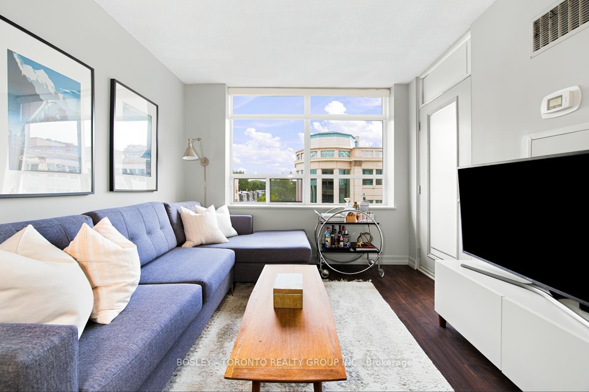 5 Rosehill Avenue 808