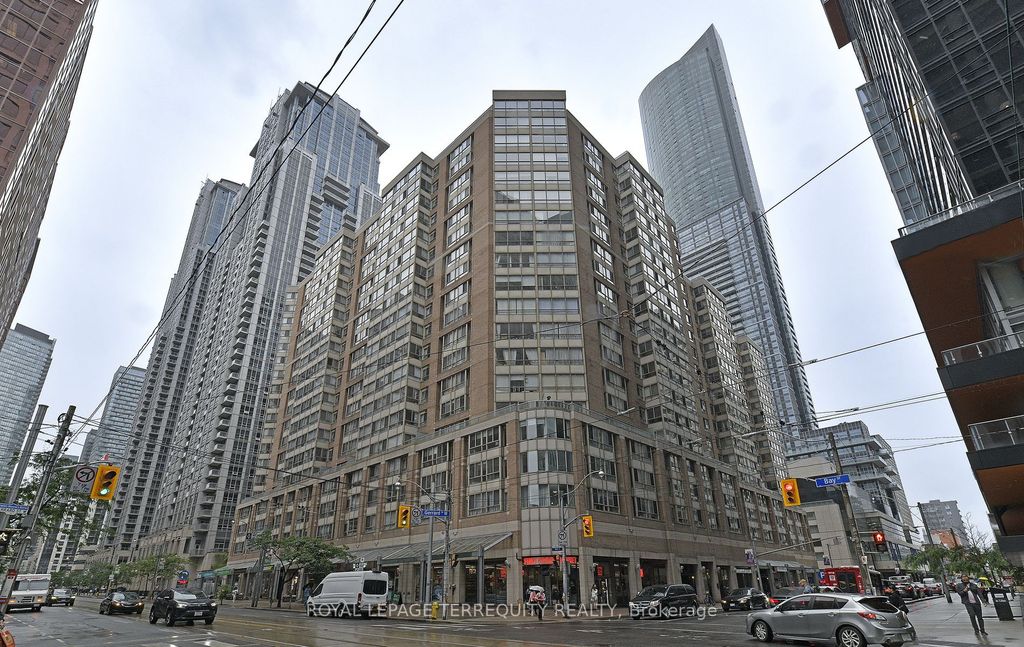 Photo of 711 Bay Street #1113, Toronto, ON M5G 2J8 (MLS # C13516502)