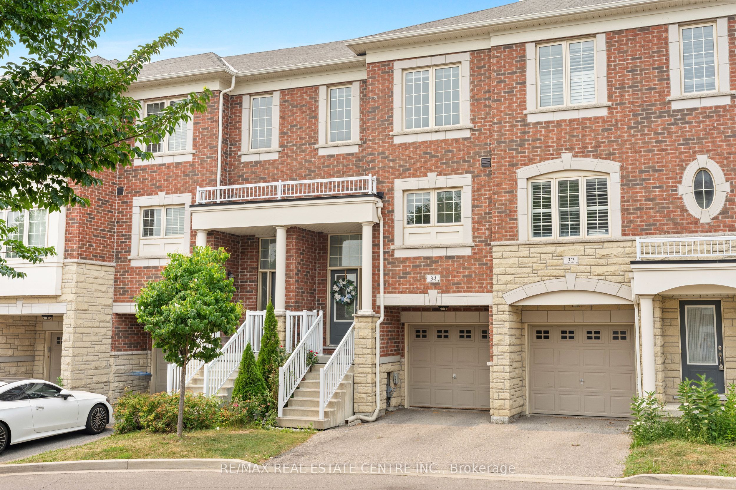 34 Aspen Hills Road