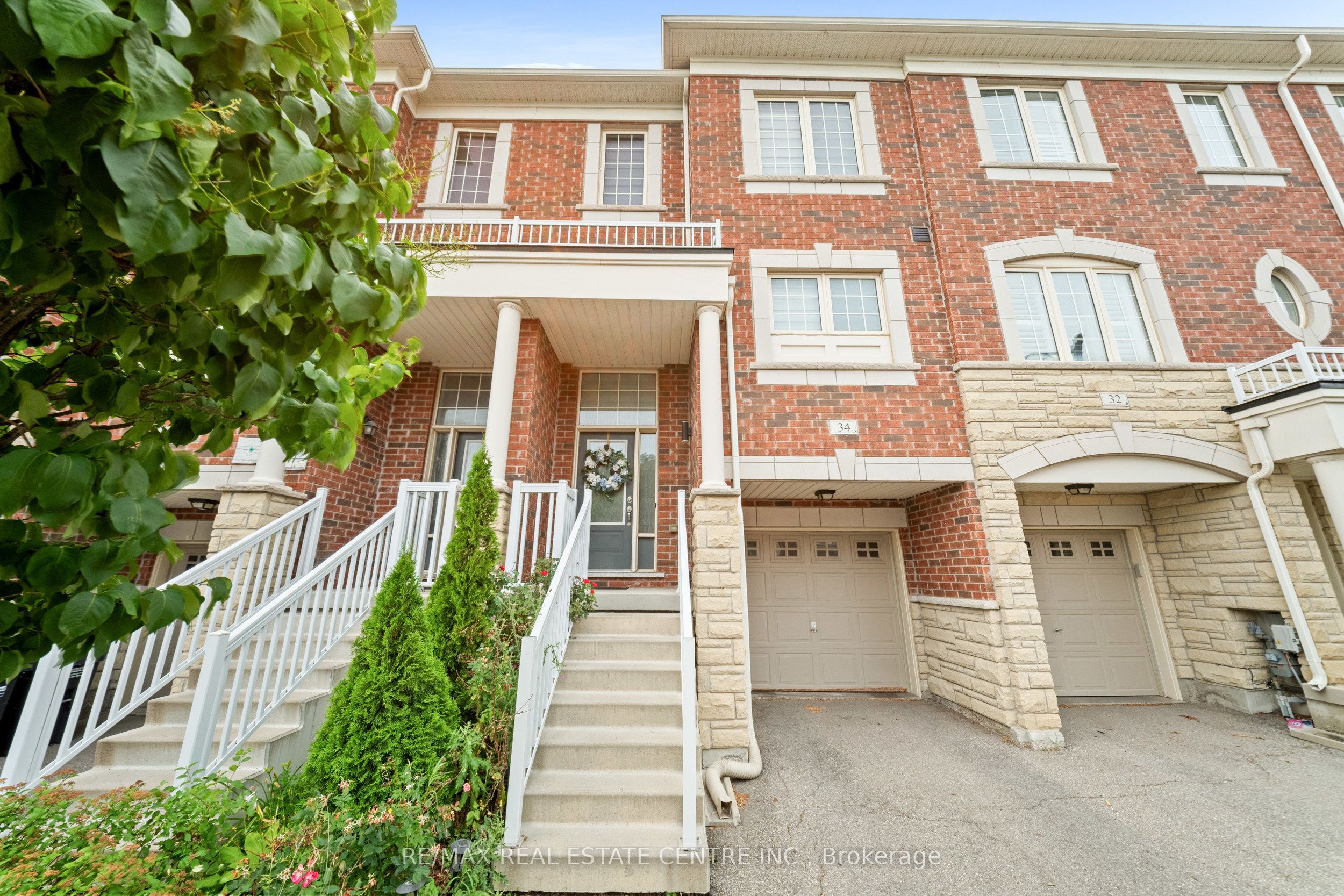 34 Aspen Hills Road