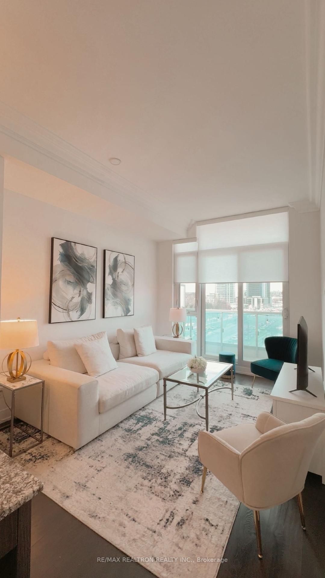 9471 Yonge Street 709