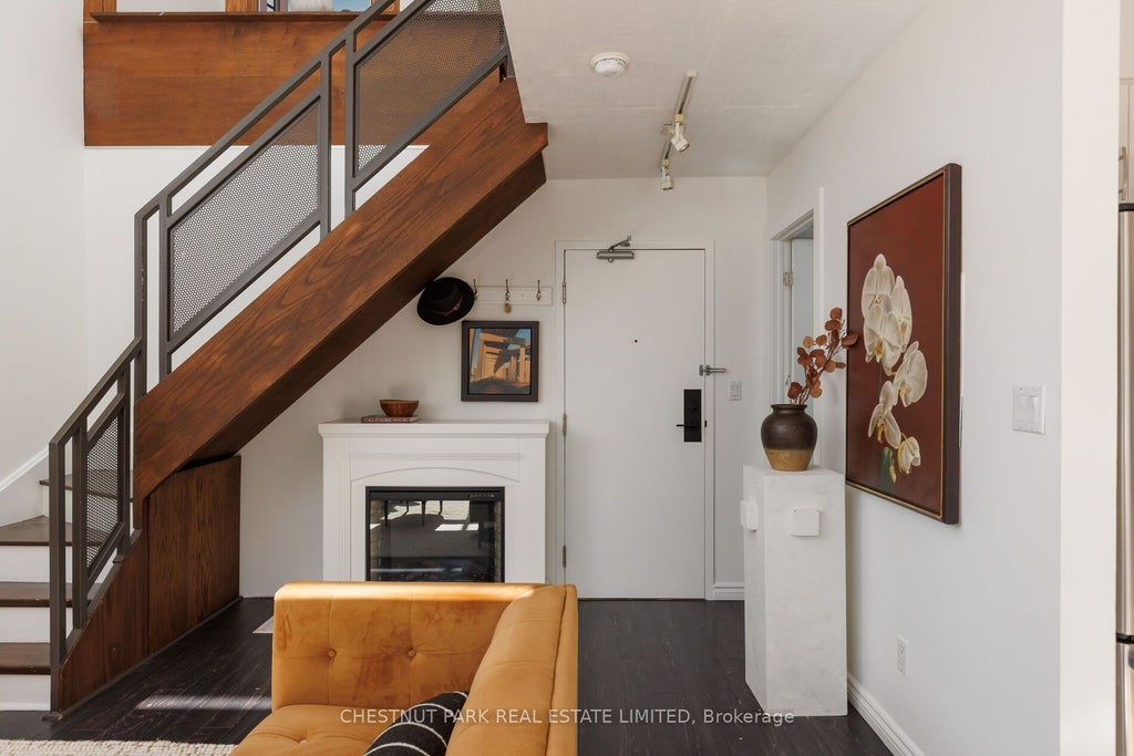 Photo of 800 King Street W #611, Toronto, ON M5V 3M7 (MLS # C13878818)