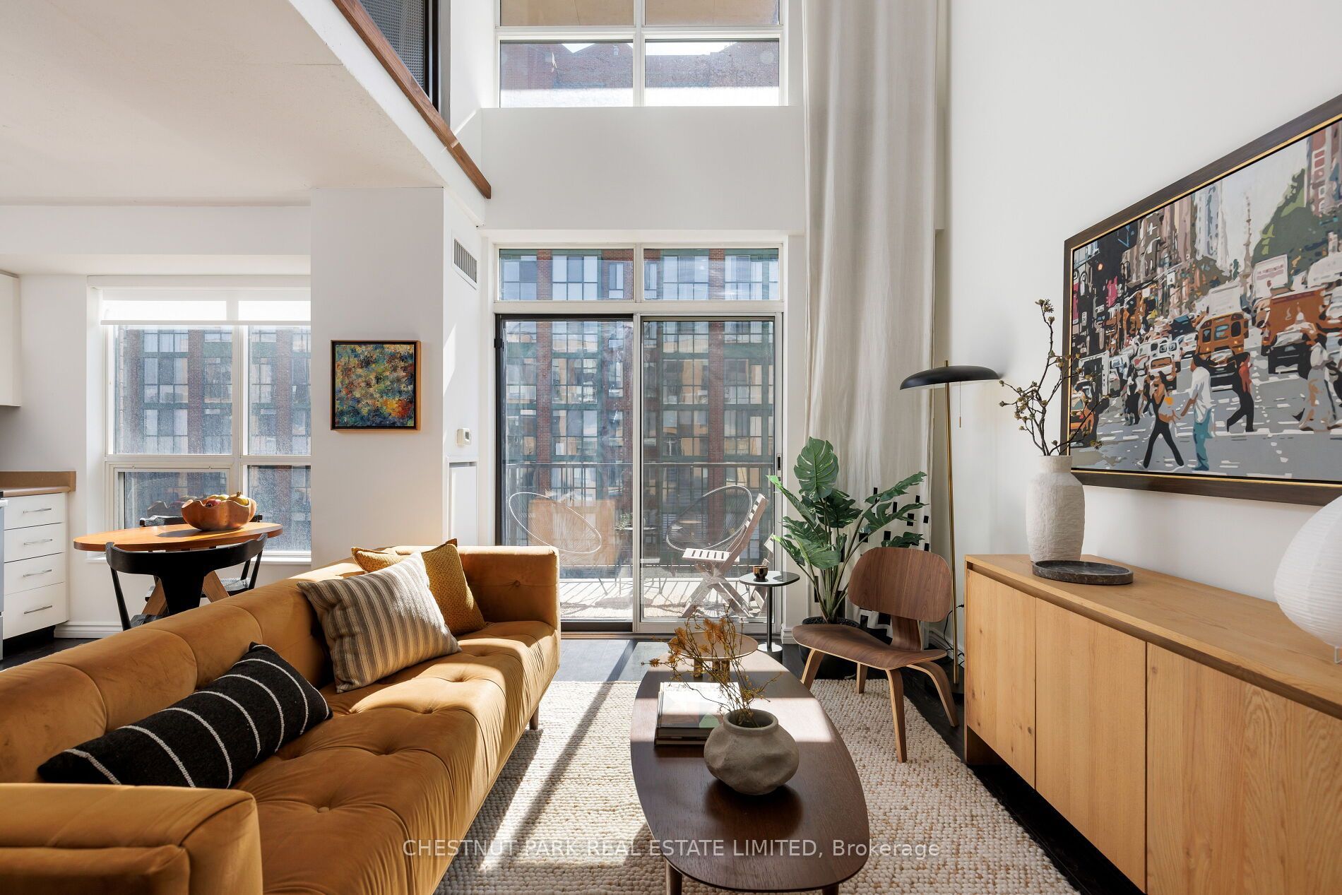 800 King Street W 611