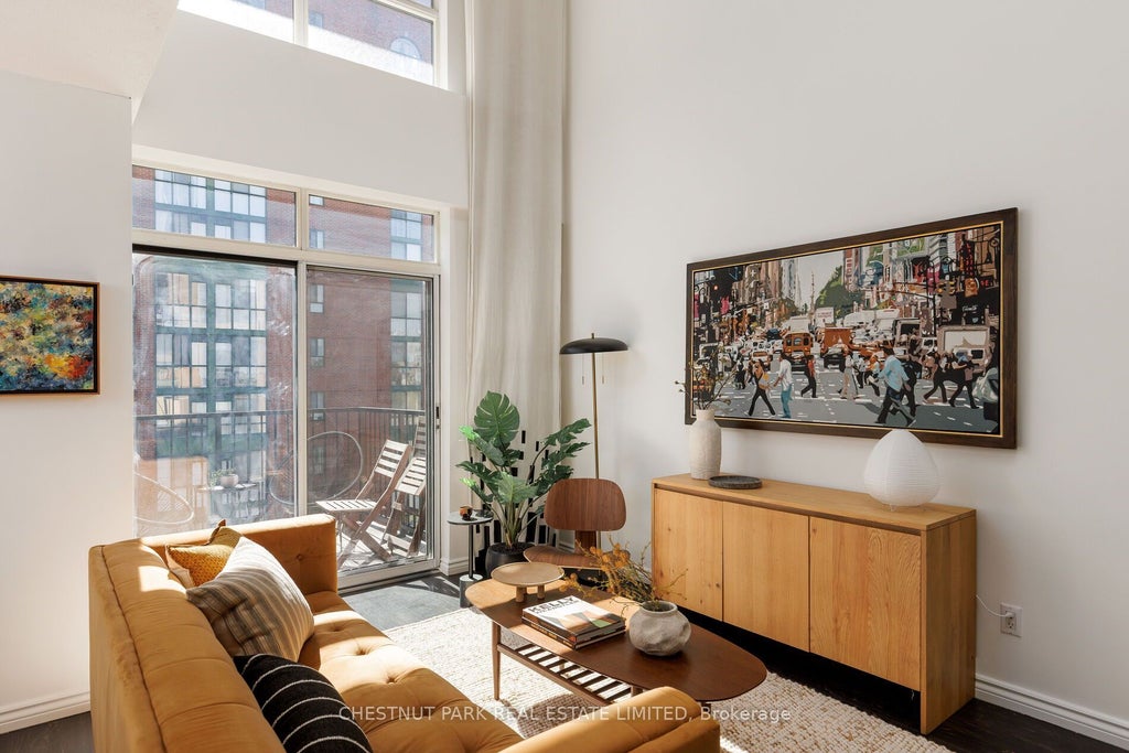Photo of 800 King Street W #611, Toronto, ON M5V 3M7 (MLS # C13878818)