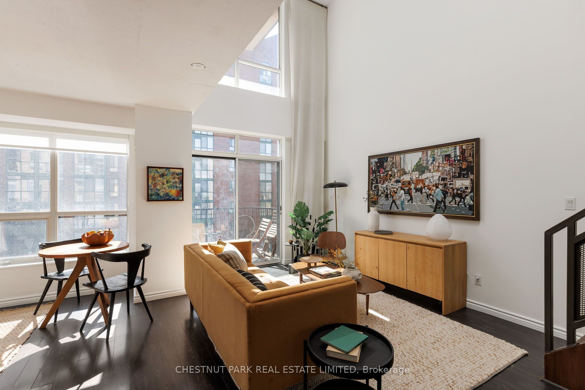 800 King Street W 611