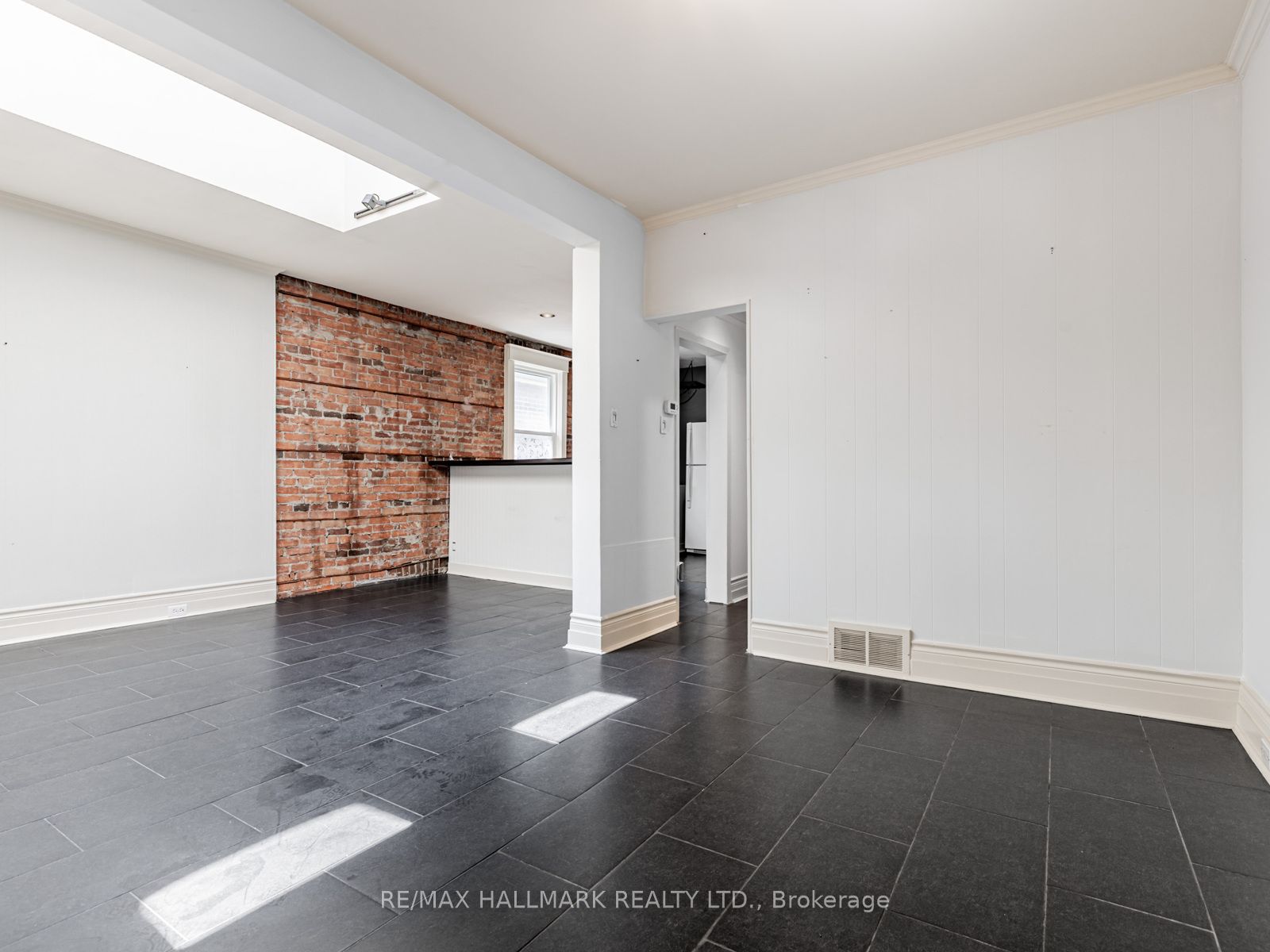 244 King Edward Avenue