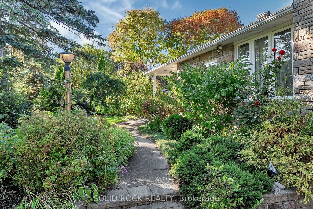 Photo of 471 Tillbury Avenue, Carlingwood - Westboro and Area, ON K2A 0Y6 (MLS # X12450817)