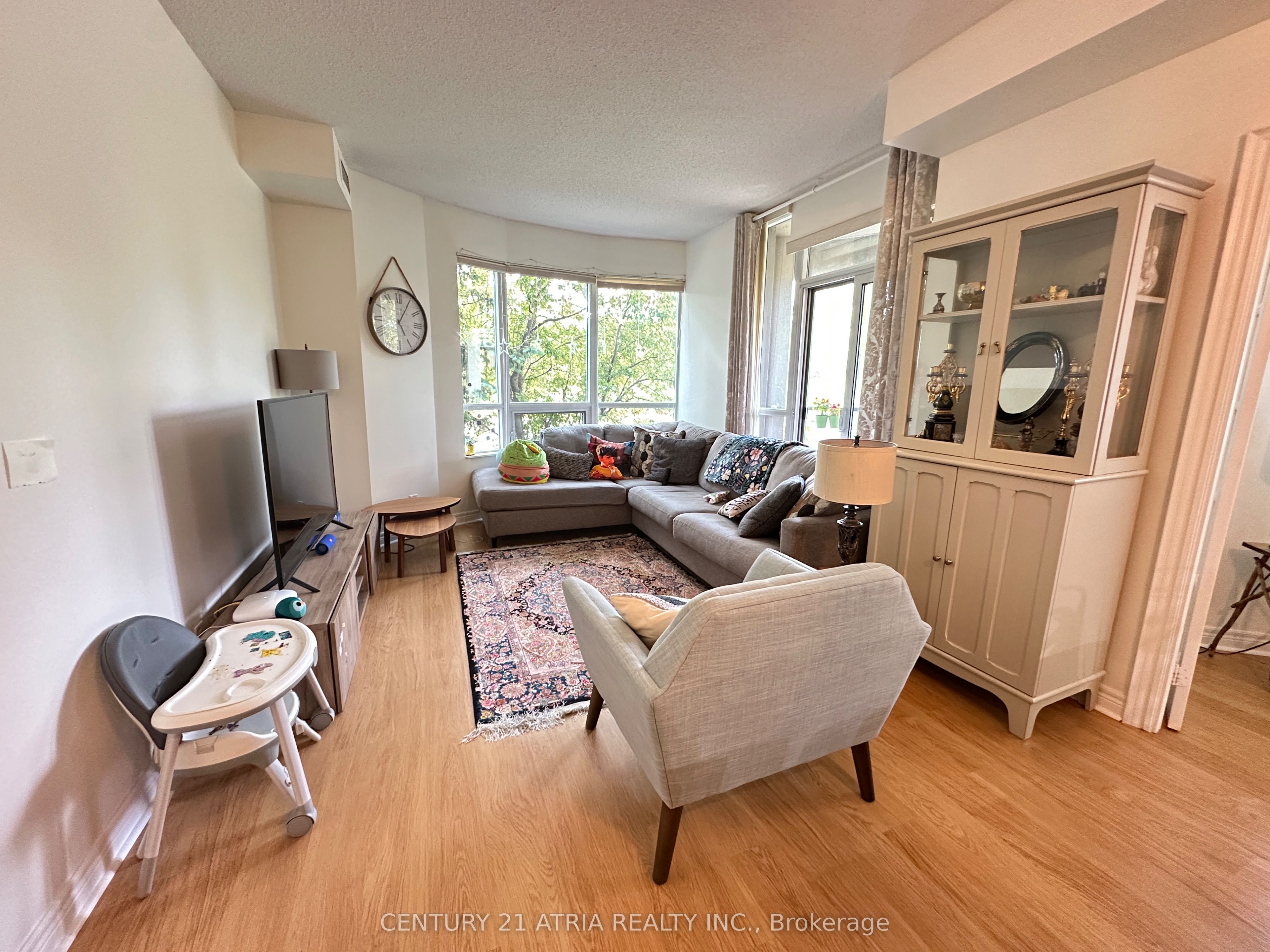 33 Cox Boulevard 213