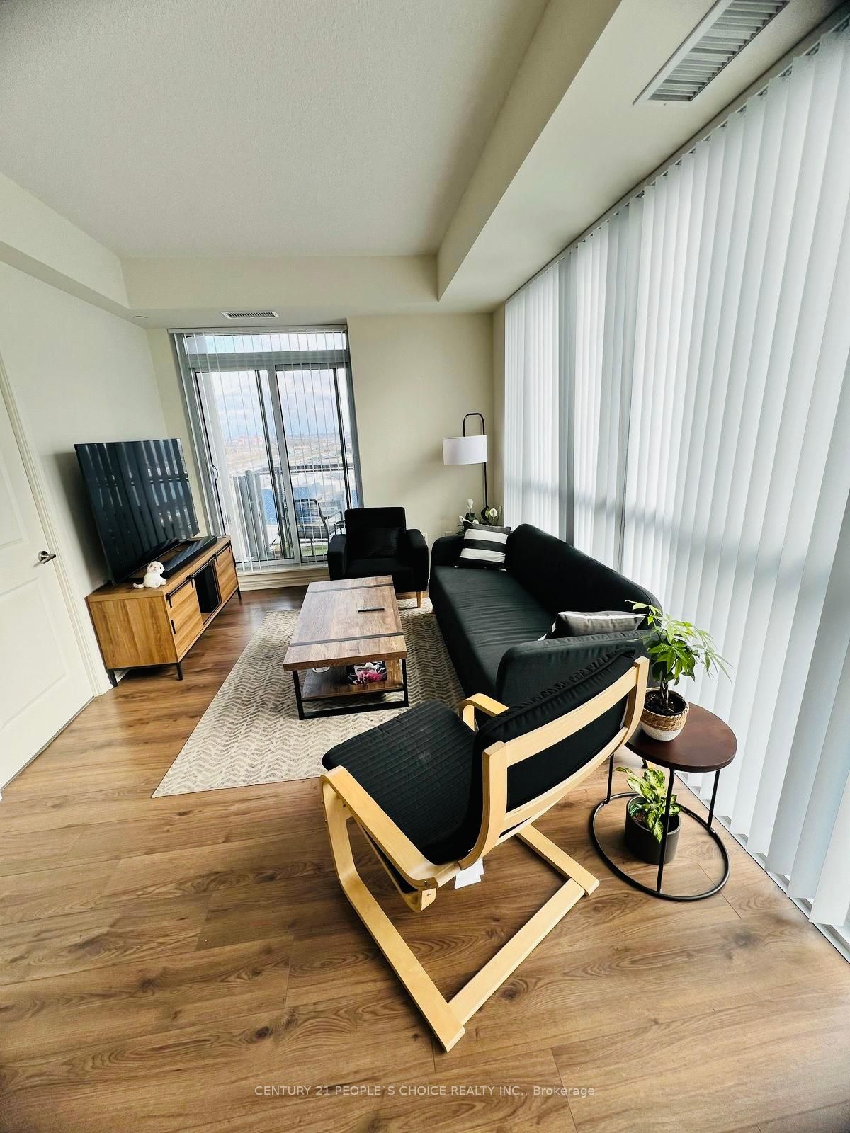 349 Rathburn Road W 1706
