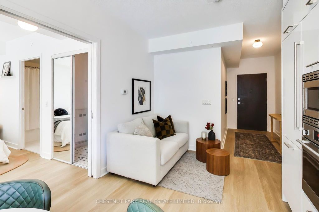 Photo of 2221 Yonge Street #406, Toronto, ON M4S 0B8 (MLS # C13126060)