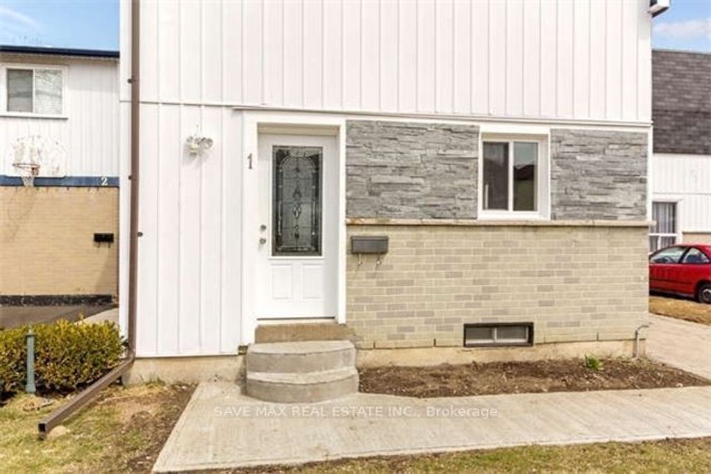 Photo of 1 Jacobs Square, Brampton, ON L6S 2M4 (MLS # W12752130)