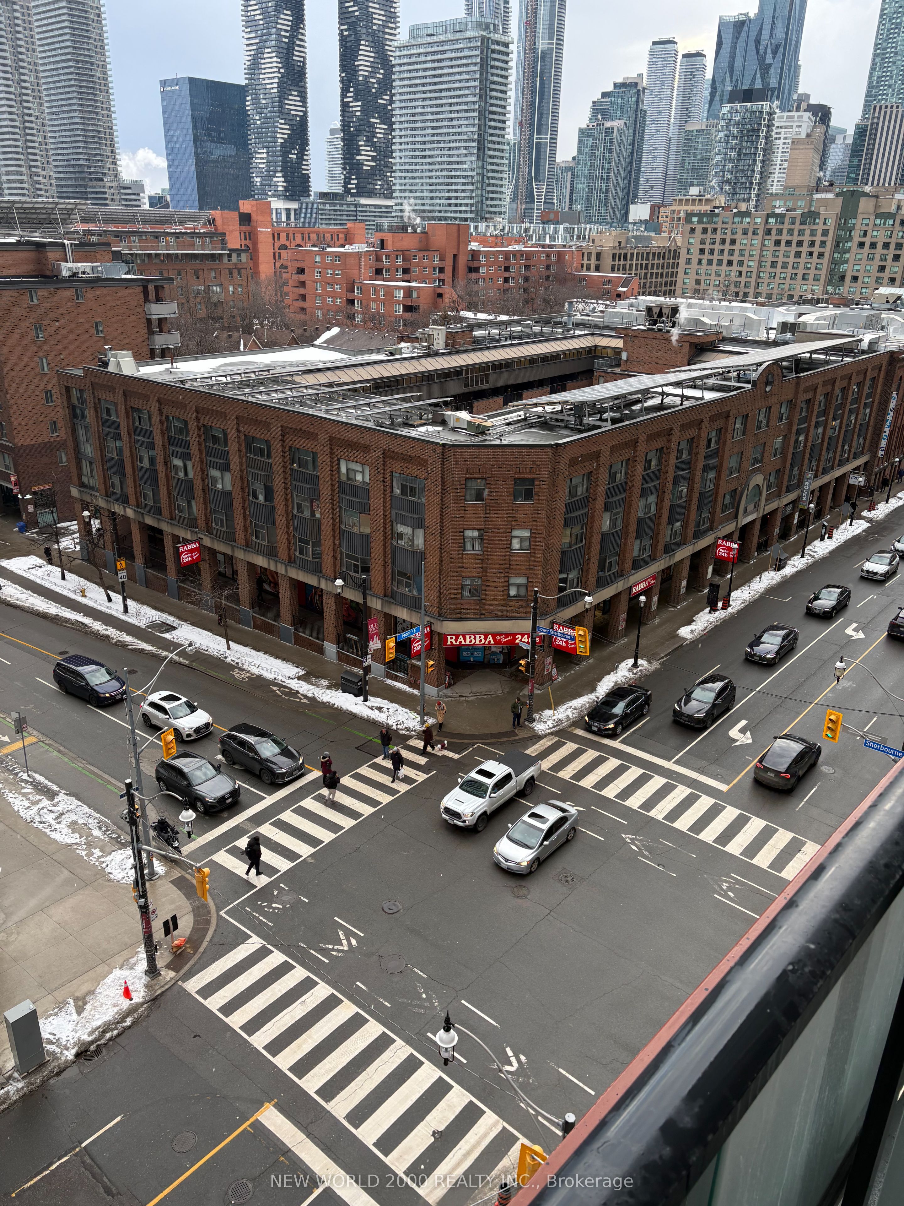 180 Front Street N/A E 812