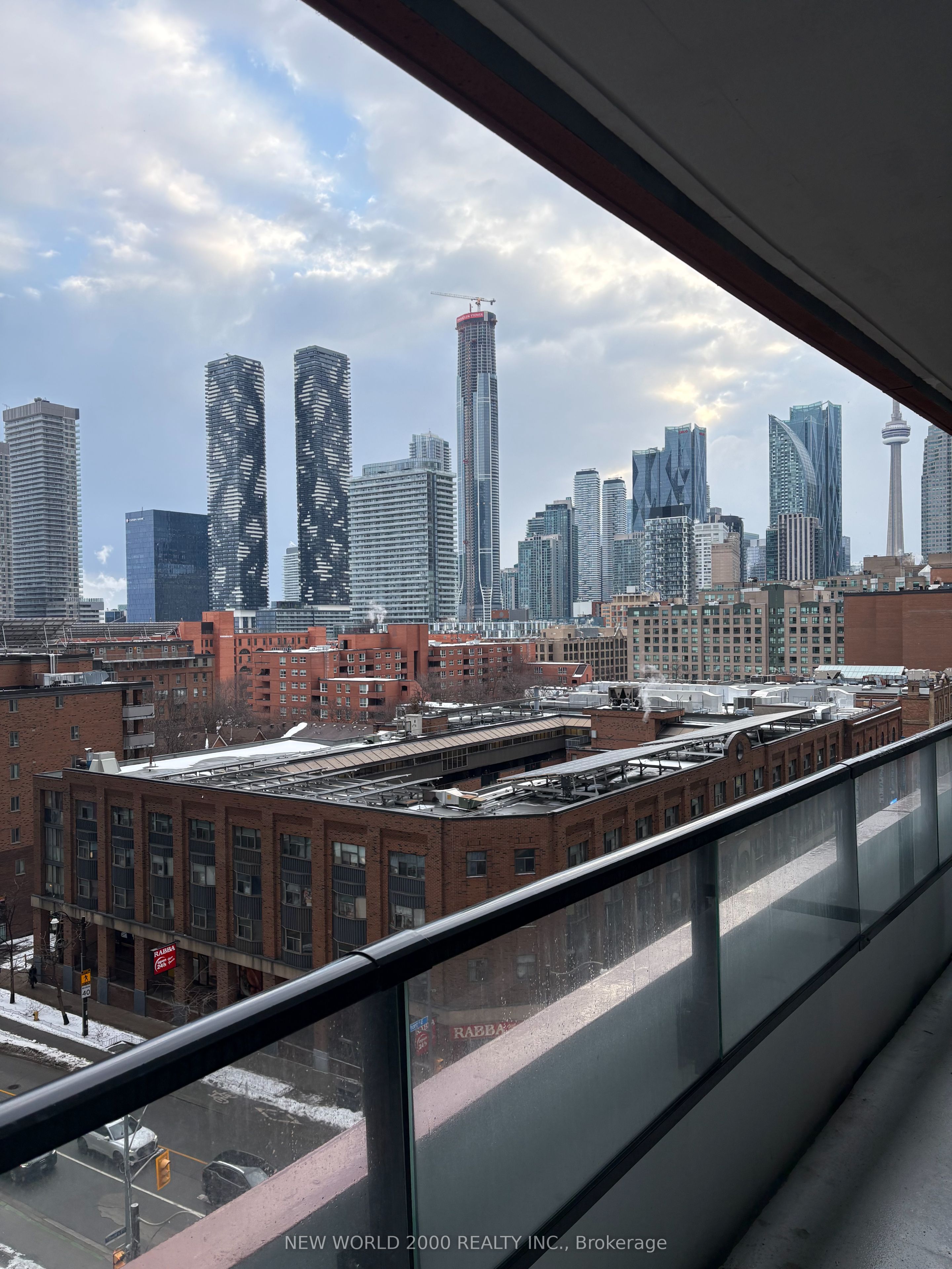 180 Front Street N/A E 812