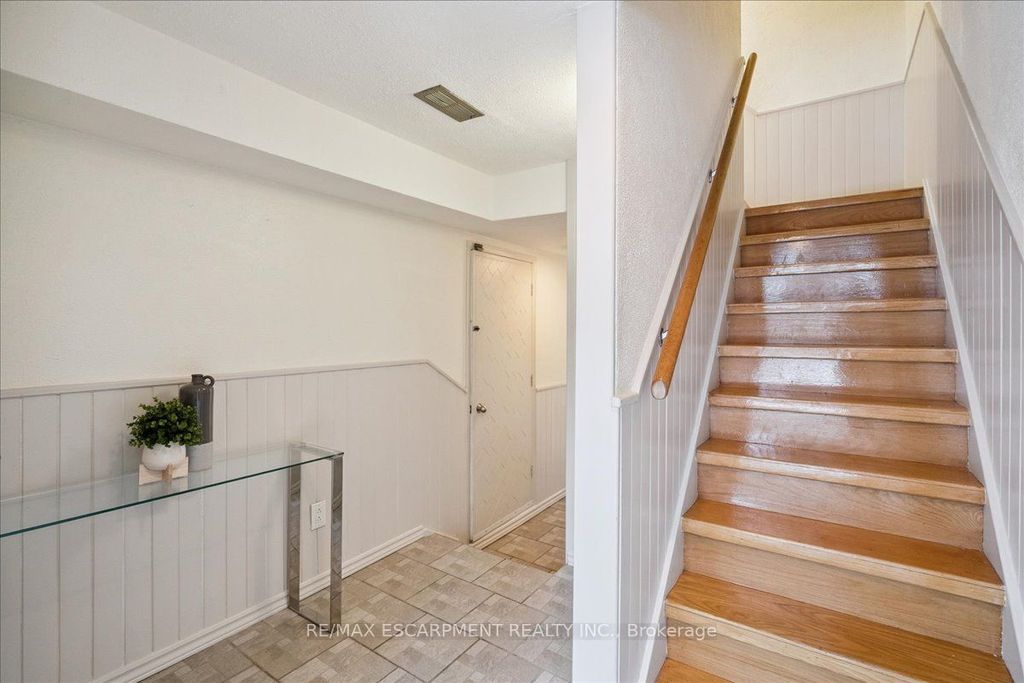 Photo of 915 Inverhouse Drive #80, Mississauga, ON L5J 4B2 (MLS # W12676698)