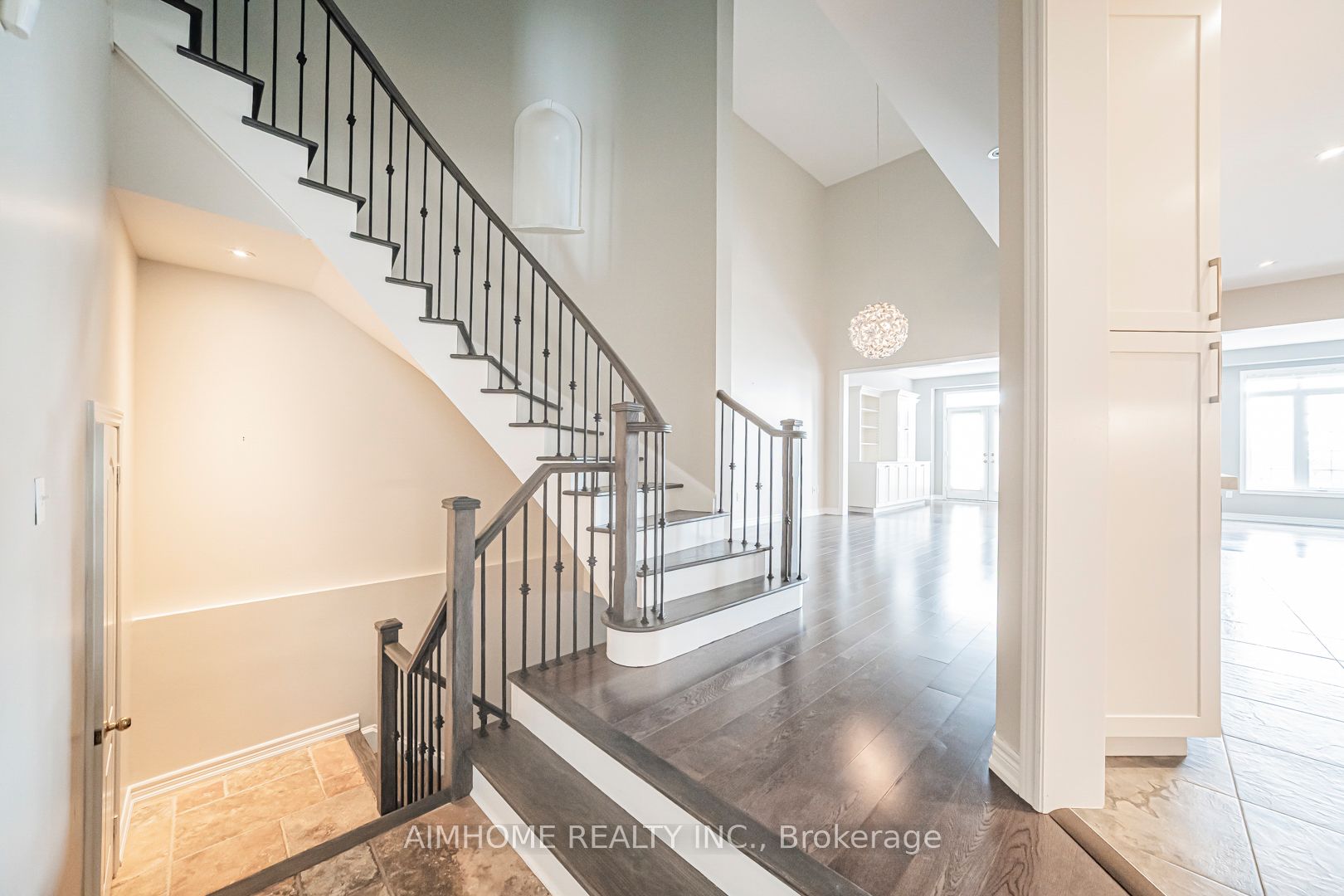 1132 Woodington Lane