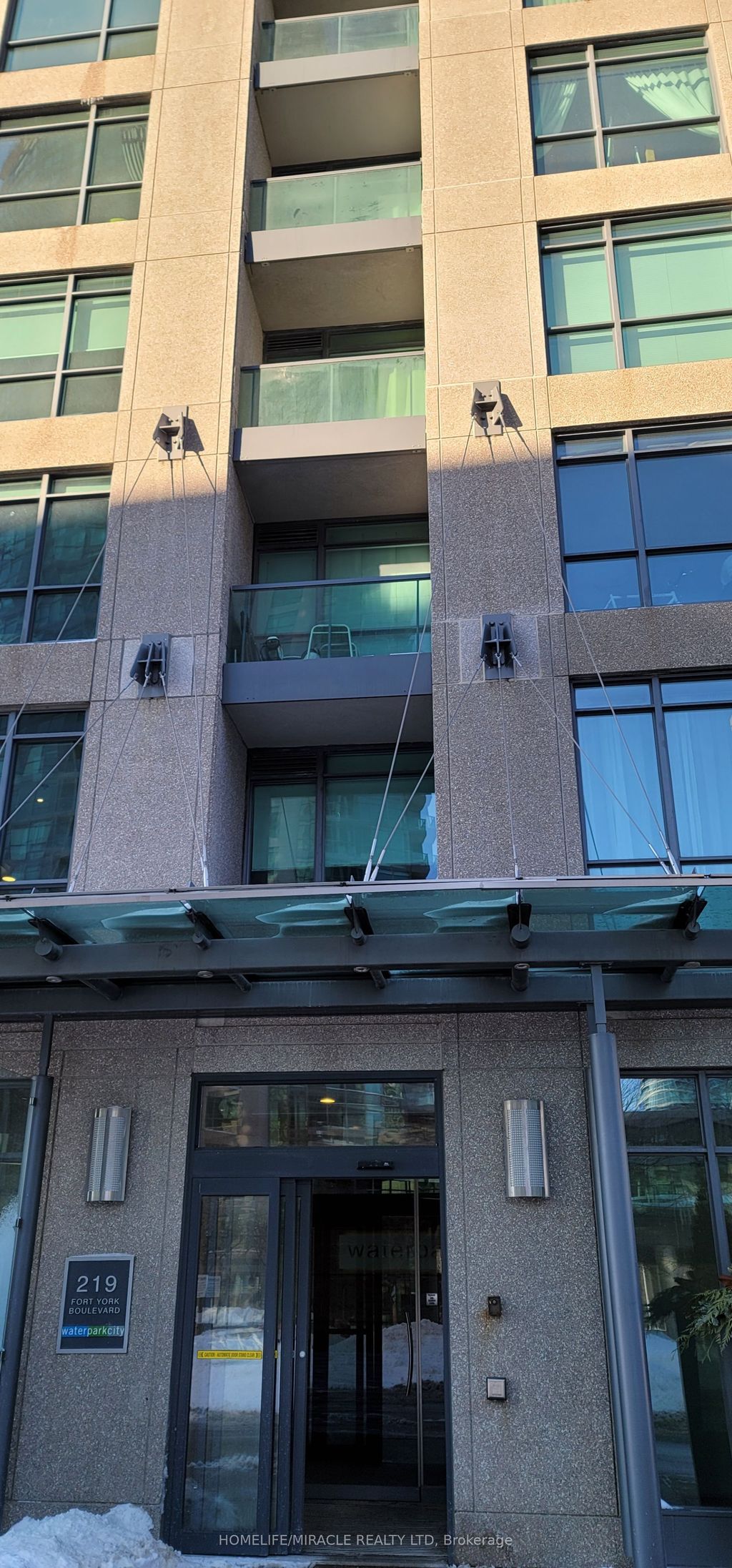 Photo of 219 Fort York Boulevard #2412, Toronto, ON M5V 1B1 (MLS # C12268182)