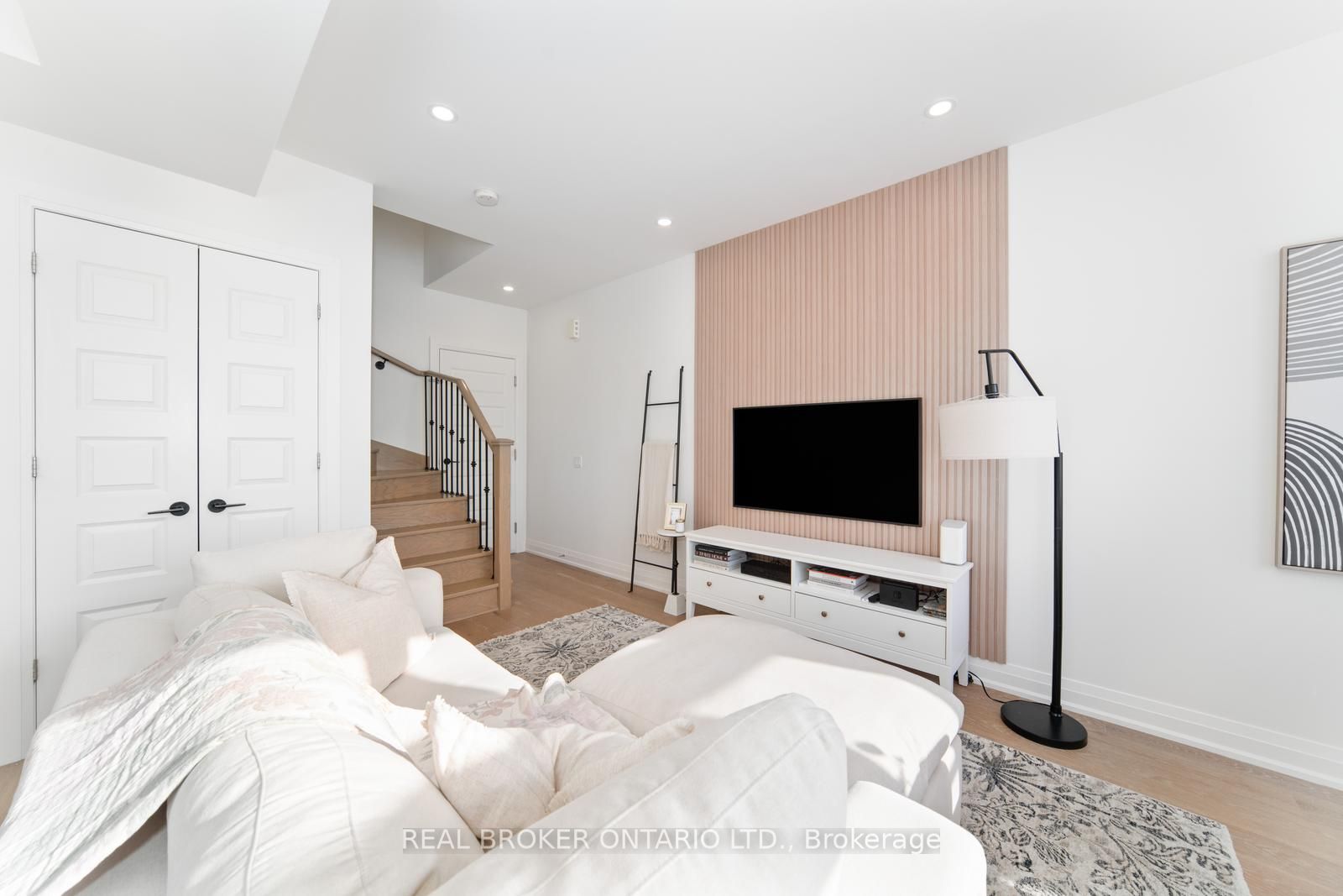 8167 Kipling Avenue 48